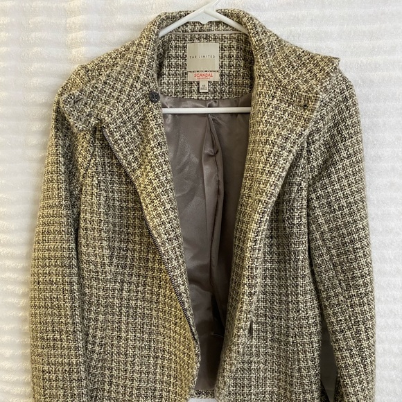 Blazer - Picture 7 of 11